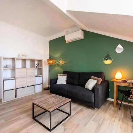 Dernier Etage - Centre - Dernier Etage - Centre Mae-3943 Appartement *